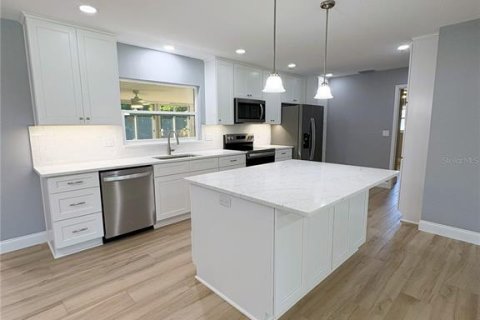 House in Winter Haven, Florida 3 bedrooms, 172.61 sq.m. № 1885533 - photo 8