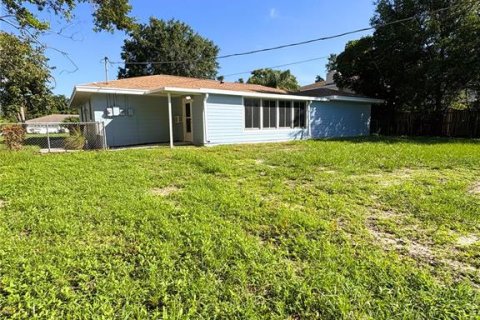 House in Winter Haven, Florida 3 bedrooms, 172.61 sq.m. № 1885533 - photo 23
