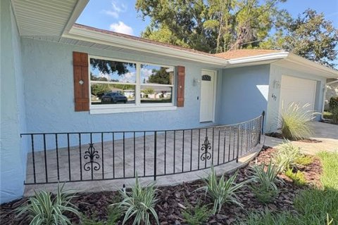 House in Winter Haven, Florida 3 bedrooms, 172.61 sq.m. № 1885533 - photo 4