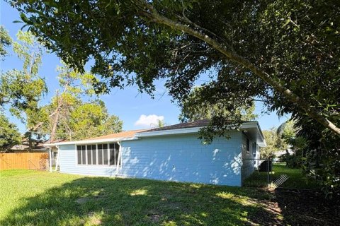 House in Winter Haven, Florida 3 bedrooms, 172.61 sq.m. № 1885533 - photo 25