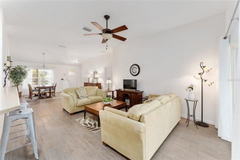 Villa ou maison à vendre à Oxford, Floride: 3 chambres, 172.43 m2 № 1556412 - photo 4