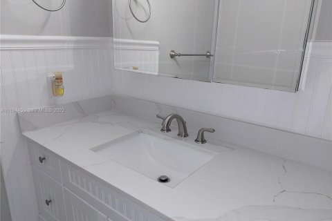 Купить кондоминиум в Форт-Лодердейл, Флорида 3 комнаты, 111.48м2, № 2083278 - фото 16