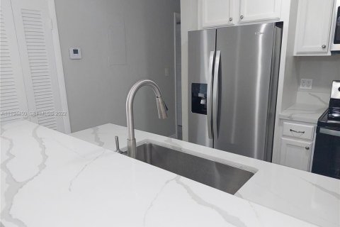 Купить кондоминиум в Форт-Лодердейл, Флорида 3 комнаты, 111.48м2, № 2083278 - фото 7