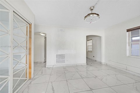 Купить виллу или дом в Хайалиа, Флорида 2 спальни, 120.77м2, № 2032511 - фото 4