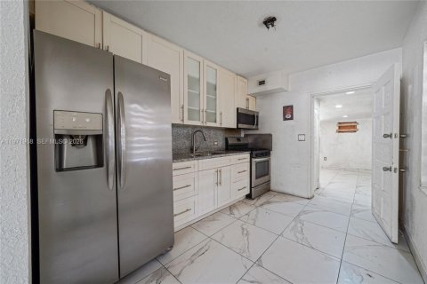 Купить виллу или дом в Хайалиа, Флорида 2 спальни, 120.77м2, № 2032511 - фото 5