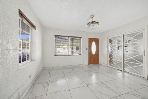 Купить виллу или дом в Хайалиа, Флорида 2 спальни, 120.77м2, № 2032511 - фото 3