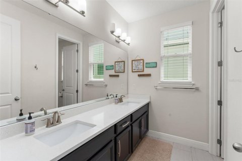 House in Oakland, Florida 3 bedrooms, 199.93 sq.m. № 1778410 - photo 19