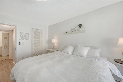 Condominio en venta en Sarasota, Florida, 1 dormitorio, 84.17 m2 № 2214275 - foto 24