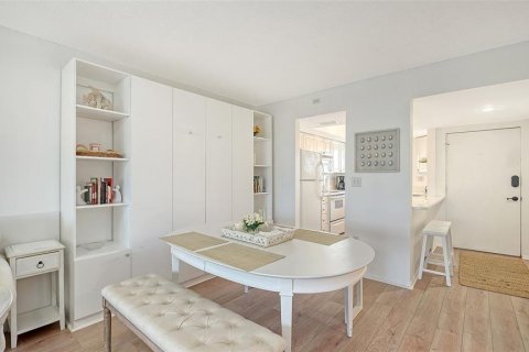 Condominio en venta en Sarasota, Florida, 1 dormitorio, 84.17 m2 № 2214275 - foto 6