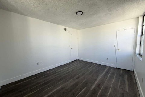 Condo in Lauderhill, Florida, 3 bedrooms № 2087065 - photo 21