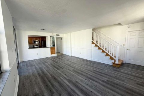 Condo in Lauderhill, Florida, 3 bedrooms № 2087065 - photo 5