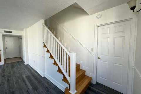 Condo in Lauderhill, Florida, 3 bedrooms № 2087065 - photo 13