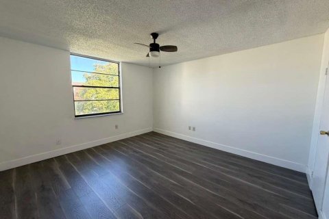 Condo in Lauderhill, Florida, 3 bedrooms № 2087065 - photo 25