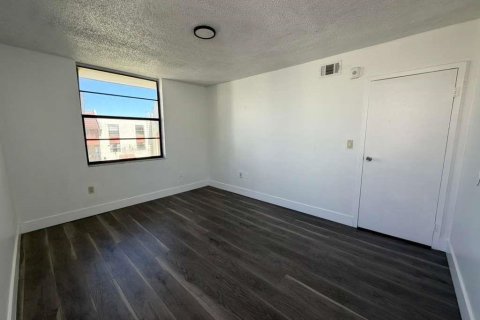 Condo in Lauderhill, Florida, 3 bedrooms № 2087065 - photo 22