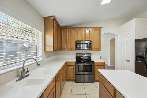 House in Orlando, Florida 4 bedrooms, 189.43 sq.m. № 1908530 - photo 14