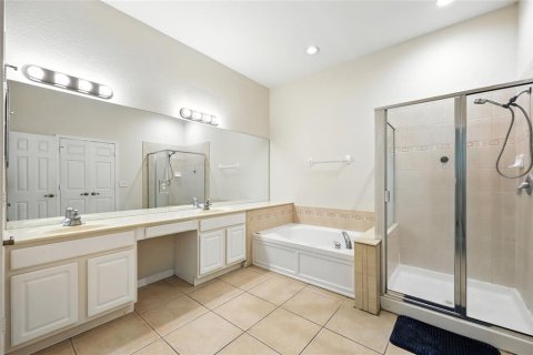 House in Orlando, Florida 4 bedrooms, 189.43 sq.m. № 1908530 - photo 21
