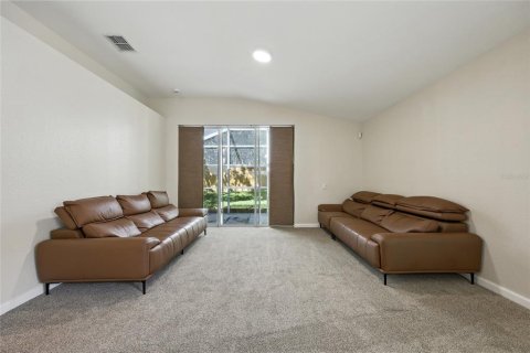 House in Orlando, Florida 4 bedrooms, 189.43 sq.m. № 1908530 - photo 15