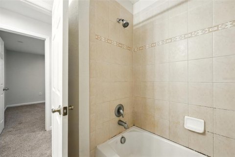 House in Orlando, Florida 4 bedrooms, 189.43 sq.m. № 1908530 - photo 30