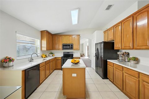 House in Orlando, Florida 4 bedrooms, 189.43 sq.m. № 1908530 - photo 12