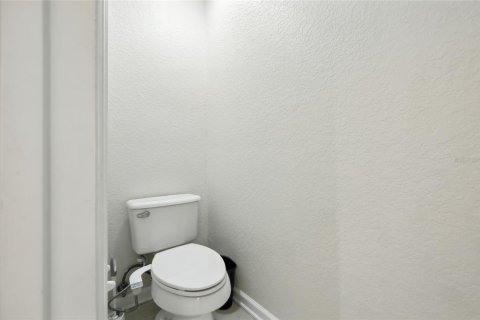 House in Orlando, Florida 4 bedrooms, 189.43 sq.m. № 1908530 - photo 22