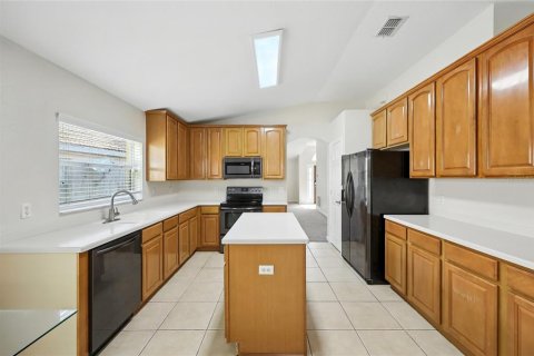 House in Orlando, Florida 4 bedrooms, 189.43 sq.m. № 1908530 - photo 13
