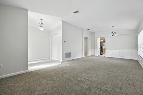 House in Orlando, Florida 4 bedrooms, 189.43 sq.m. № 1908530 - photo 10