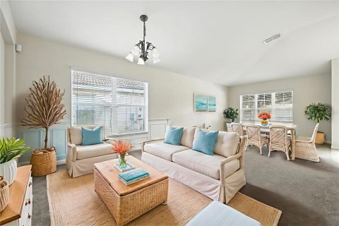 House in Orlando, Florida 4 bedrooms, 189.43 sq.m. № 1908530 - photo 5