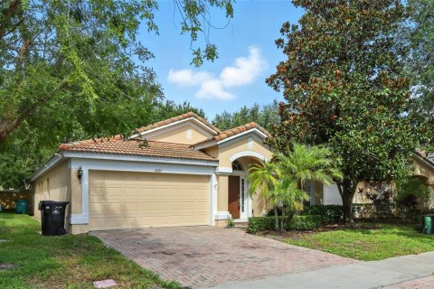 House in Orlando, Florida 4 bedrooms, 189.43 sq.m. № 1908530 - photo 2