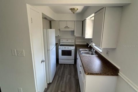 Commercial property in South Pasadena, Florida 820.7 sq.m. № 2409857 - photo 8