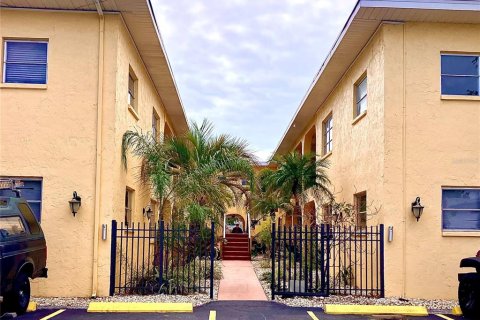 Commercial property in South Pasadena, Florida 820.7 sq.m. № 2409857 - photo 2