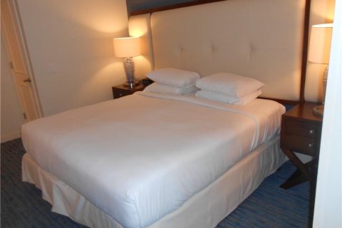 Condo in Fort Lauderdale, Florida  № 266582 - photo 1