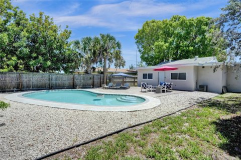 House in Fort Lauderdale, Florida 3 bedrooms, 120.4 sq.m. № 1875391 - photo 11