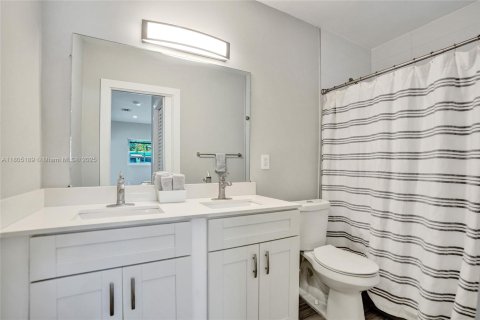 House in Fort Lauderdale, Florida 3 bedrooms, 120.4 sq.m. № 1875391 - photo 18