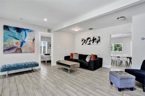 House in Fort Lauderdale, Florida 3 bedrooms, 120.4 sq.m. № 1875391 - photo 28