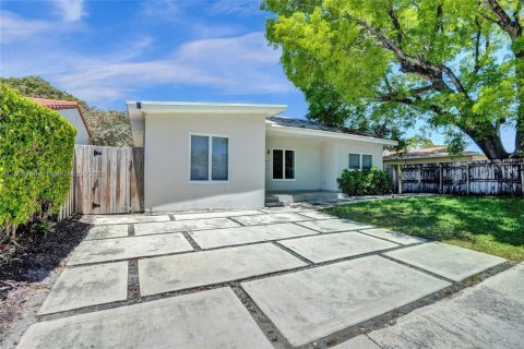House in Fort Lauderdale, Florida 3 bedrooms, 120.4 sq.m. № 1875391 - photo 10