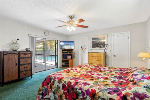 House in Coral Springs, Florida 4 bedrooms, 215.25 sq.m. № 1752076 - photo 16