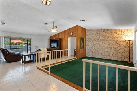 House in Coral Springs, Florida 4 bedrooms, 215.25 sq.m. № 1752076 - photo 5