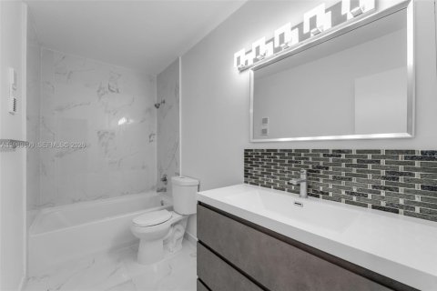 Copropriété à vendre à Miami, Floride: 3 chambres, 135.82 m2 № 2057944 - photo 16