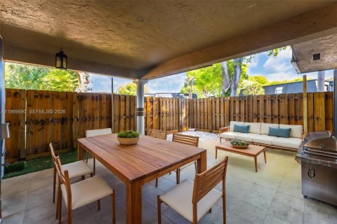 Copropriété à vendre à Miami, Floride: 3 chambres, 135.82 m2 № 2057944 - photo 4