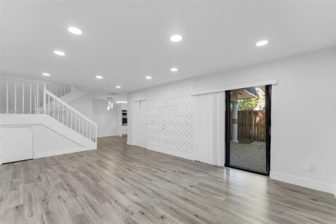 Copropriété à vendre à Miami, Floride: 3 chambres, 135.82 m2 № 2057944 - photo 7