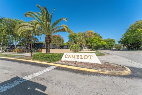 Copropriété à vendre à Miami, Floride: 3 chambres, 135.82 m2 № 2057944 - photo 30