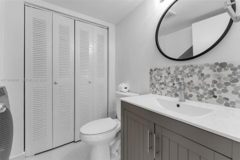 Copropriété à vendre à Miami, Floride: 3 chambres, 135.82 m2 № 2057944 - photo 13