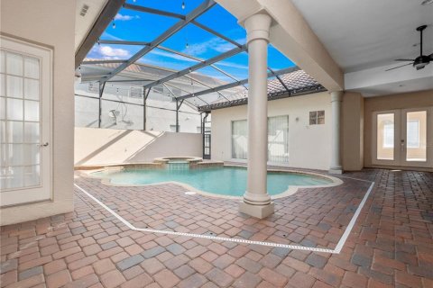 House in Davenport, Florida 4 bedrooms, 400.13 sq.m. № 1918964 - photo 7