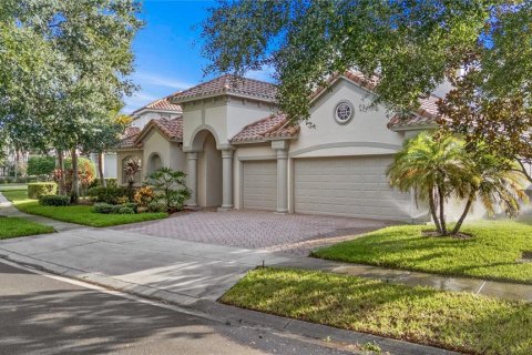 House in Davenport, Florida 4 bedrooms, 400.13 sq.m. № 1918964 - photo 6