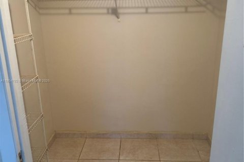 Copropriété à louer à Sunrise, Floride: 1 chambre, 70.05 m2 № 1957690 - photo 17