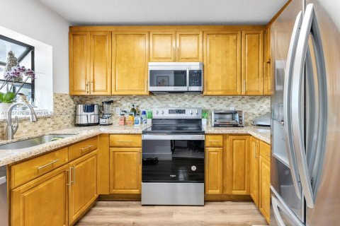 Condo in Deerfield Beach, Florida, 2 bedrooms  № 1887508 - photo 9