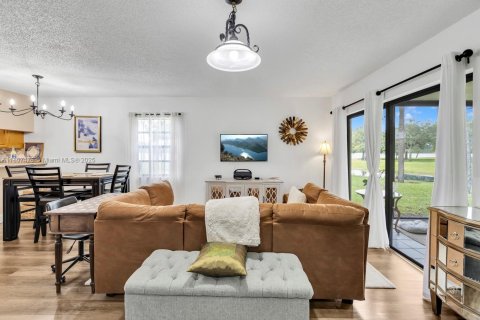 Condo in Deerfield Beach, Florida, 2 bedrooms  № 1887508 - photo 2