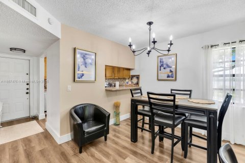 Condo in Deerfield Beach, Florida, 2 bedrooms  № 1887508 - photo 7