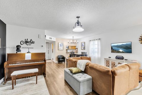 Condo in Deerfield Beach, Florida, 2 bedrooms  № 1887508 - photo 5