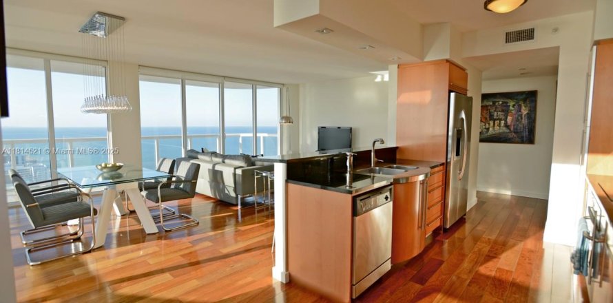 Condo à Miami Beach, Floride, 2 chambres № 1936798